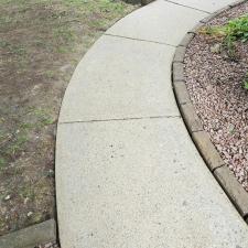 Florissant-Concrete-Driveway-Sidewalk-Rescue-Dr-Wash-Wizard-Pressure-Washing-to-the-Rescue 3